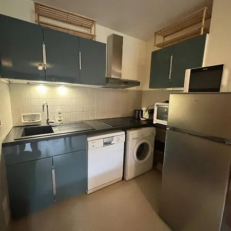 2 Pieces Au Pied Des Pistes Avec Parking - Fr-1-593-48 * レ・ザングル